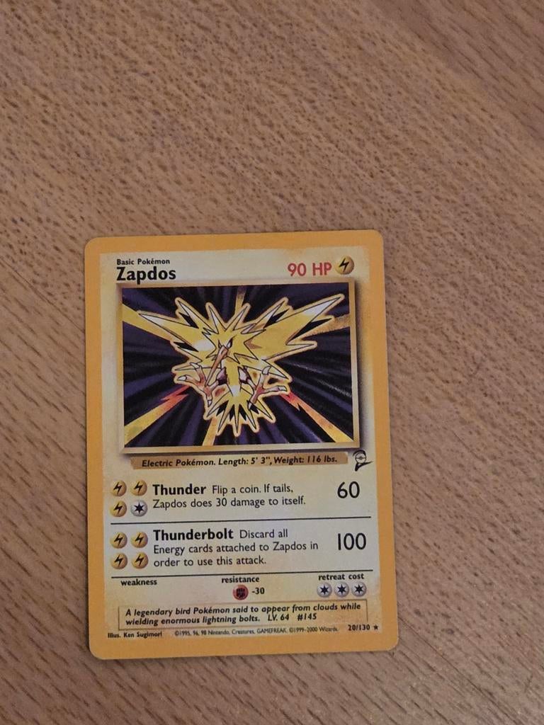 Pokémon kaart Zapdos Holo, Ophalen of Verzenden, Zo goed als nieuw