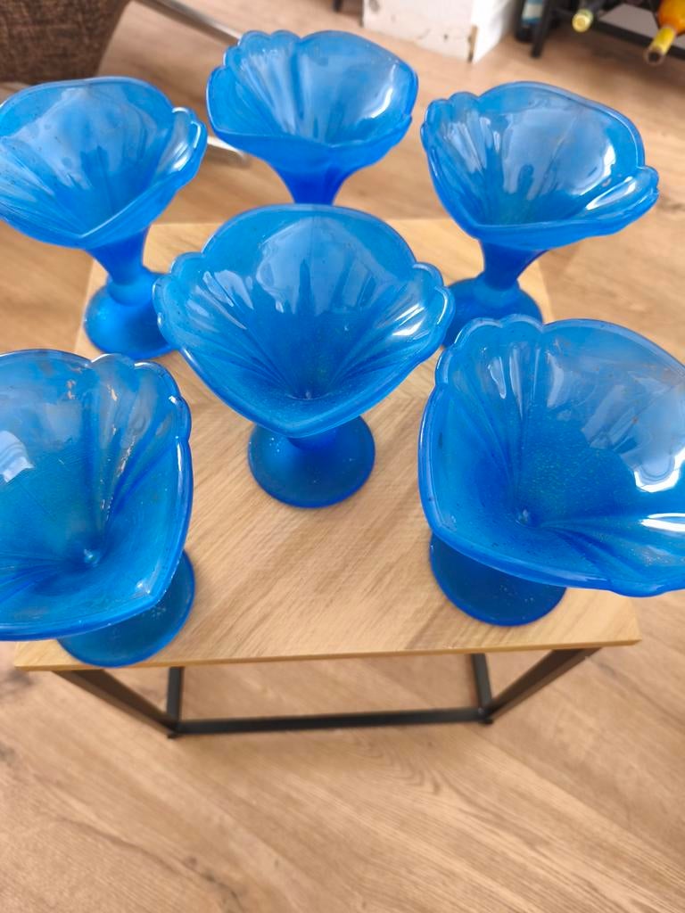 Zes "blue satin" glazen ijscoupes. Rastal, Glas of Glazen, Ophalen of Verzenden, Overige stijlen, Glas