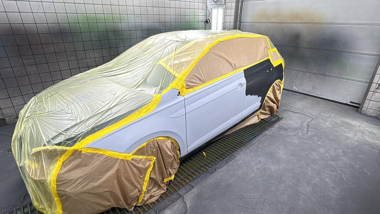 Auto spuiter aangeboden / Auto laten spuiten / Schade herste, Lakschade of Spuitwerk