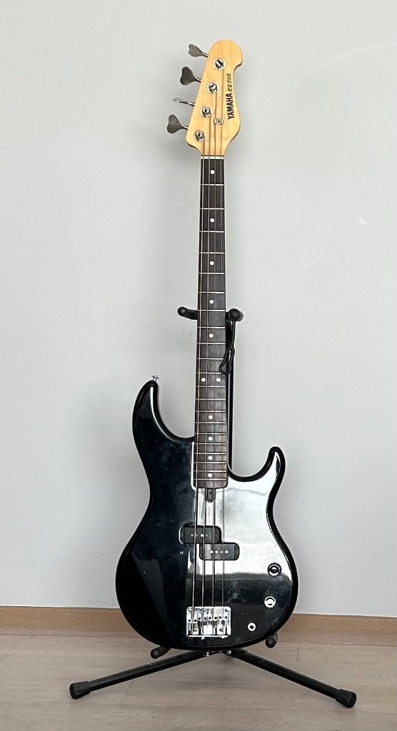Vintage YAMAHA BB300 precision bass ‘91, Muziek en Instrumenten, Snaarinstrumenten | Gitaren | Bas, Ophalen, Gebruikt, Elektrisch