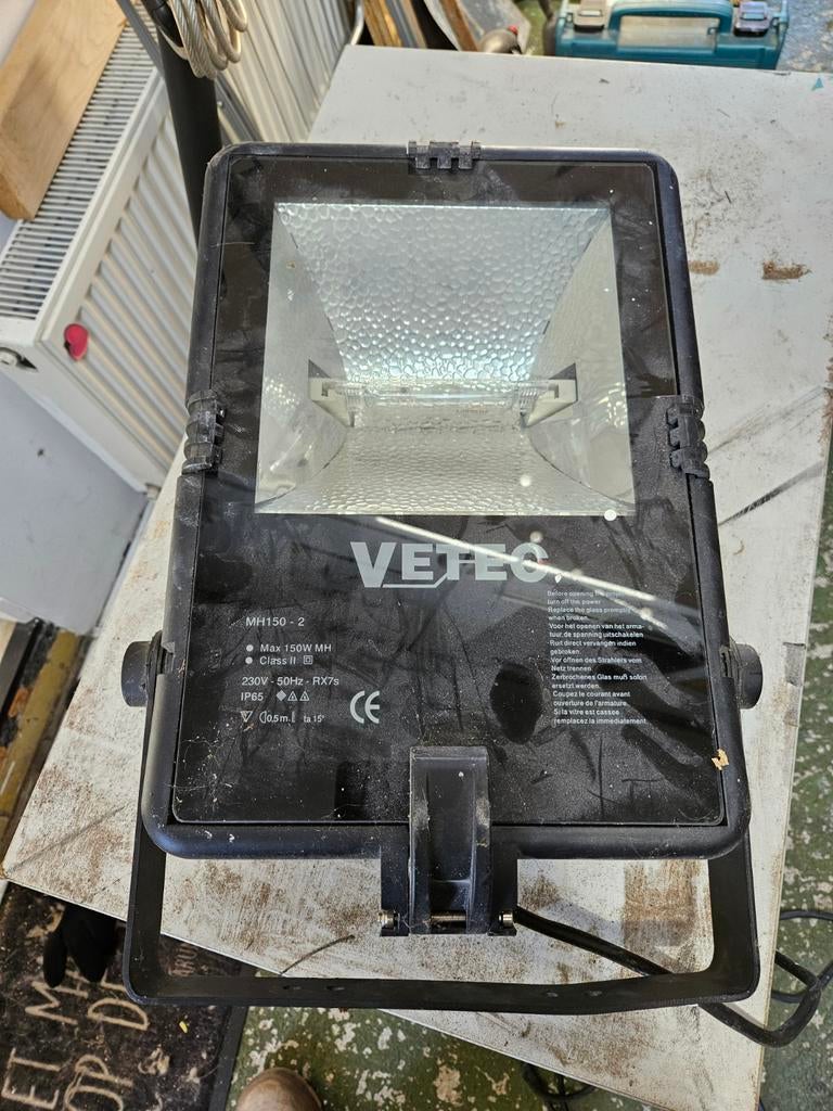 Vetec bouwlamp MH150-2, Doe-het-zelf en Verbouw, Bouwverlichting, Ophalen of Verzenden, Gebruikt, Lamp met armatuur