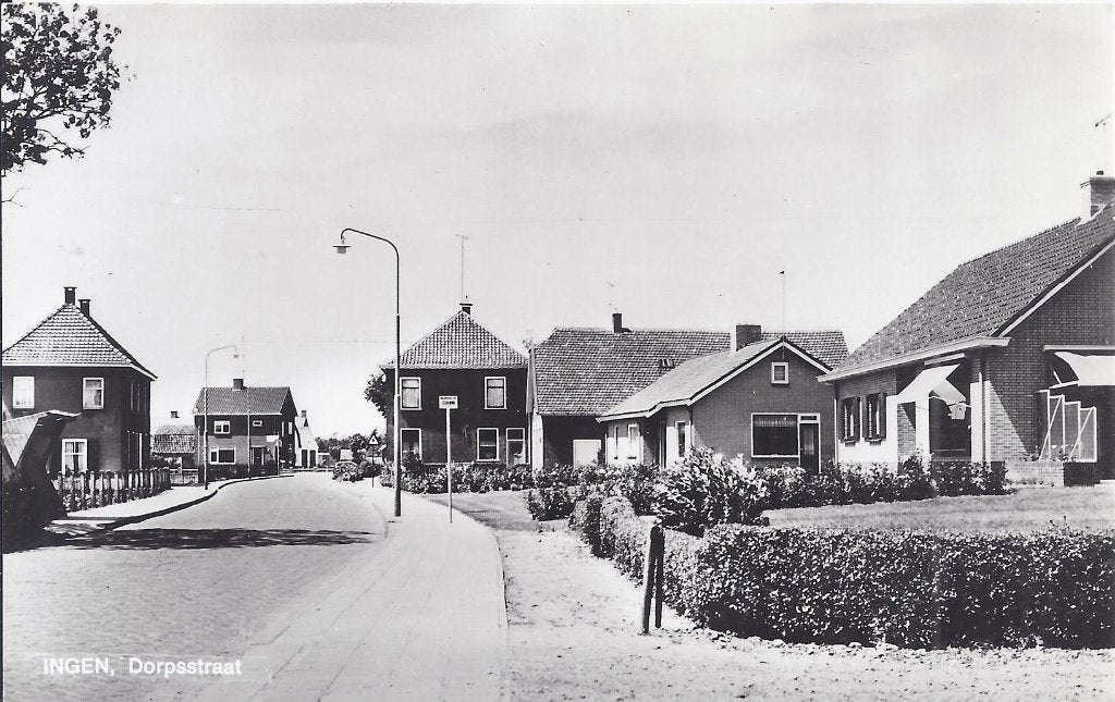 Ingen Dorpsstraat Oude Ongelopen Ansichtkaart ( A2370 ), Verzamelen, Ophalen of Verzenden, 1960 tot 1980, Ongelopen