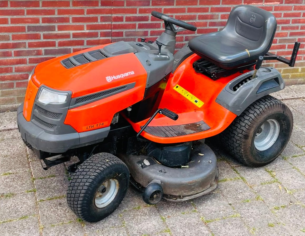 Husqvarna LTH 174 Zitmaaier - Krachtig en Betrouwbaar, Ophalen, Gebruikt, Versnellingen