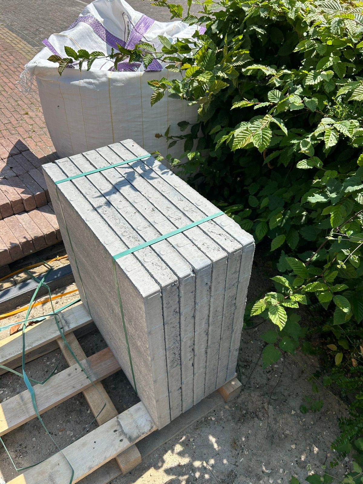 Gratis af te halen 6 betontegels 60x60x4, Ophalen