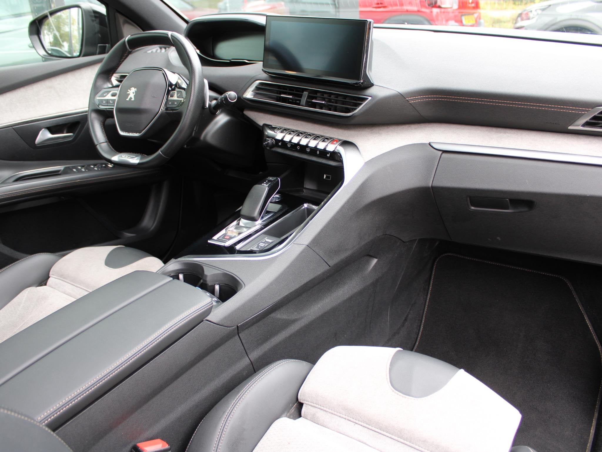 Peugeot 3008 1.6 HYbrid 225 GT | Navi / Panoramadak / Focal, Auto's, 12 maanden, Euro 6, 4 cilinders, Zwart