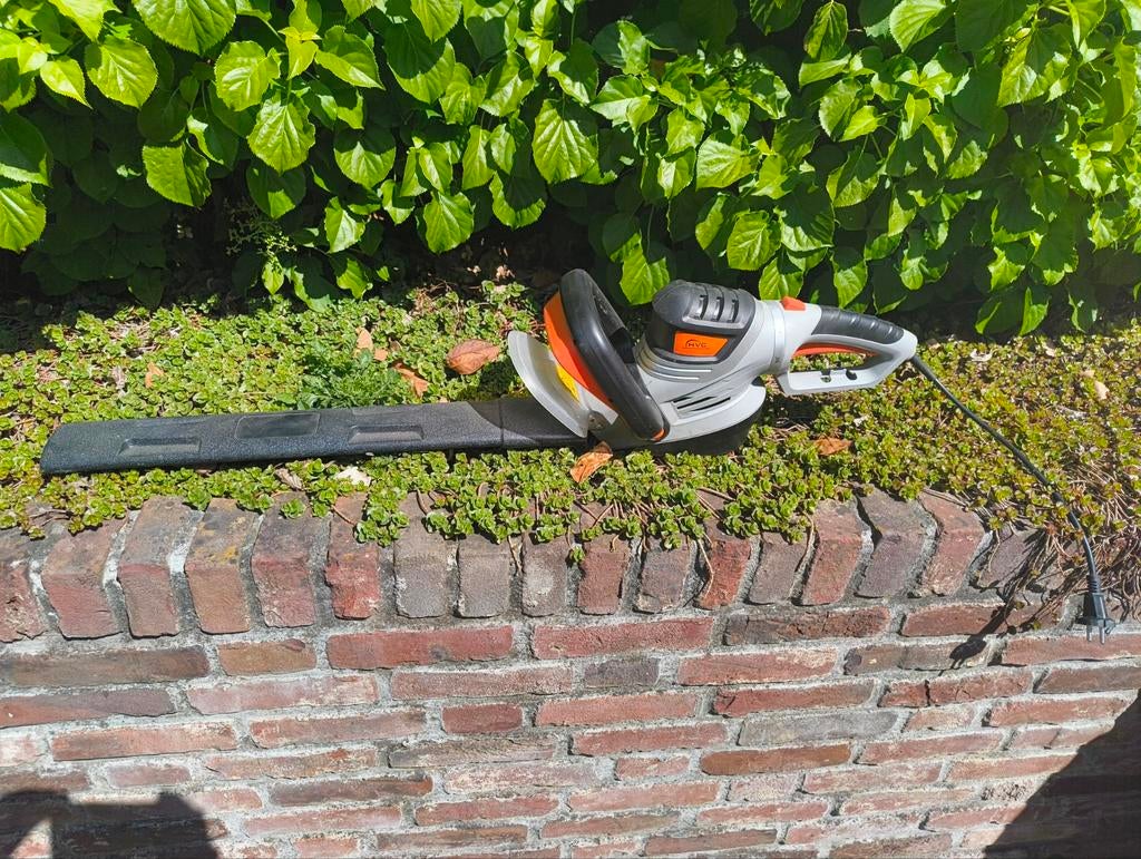 HVC heggenschaar 55cm 710watt, Ophalen, Gebruikt, Elektrisch, HVC Garden Machinery