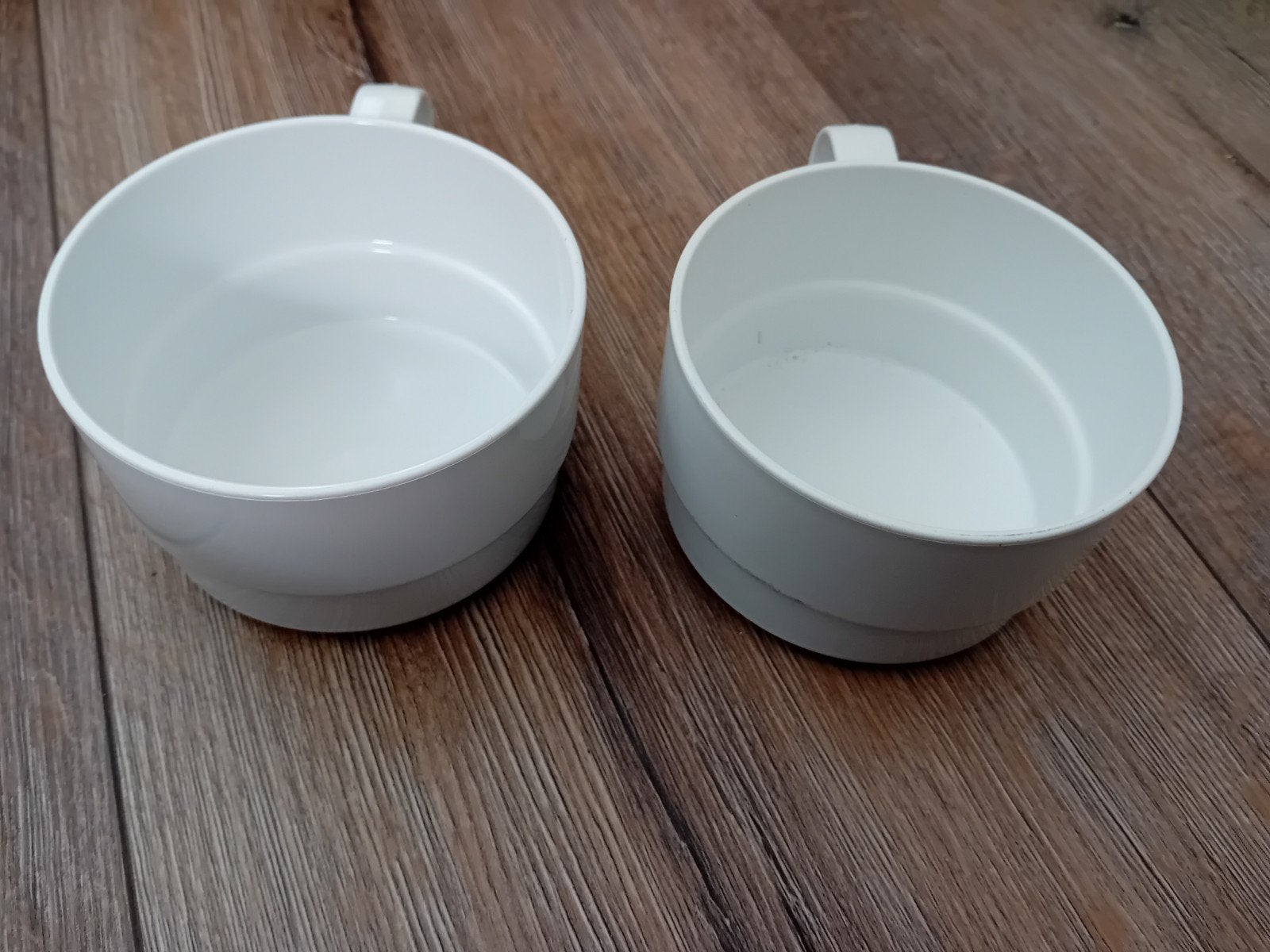 2x Witte Melamine Soepkommen met Handvat, Overige materialen, Ophalen of Verzenden, Zo goed als nieuw, Kom(men)