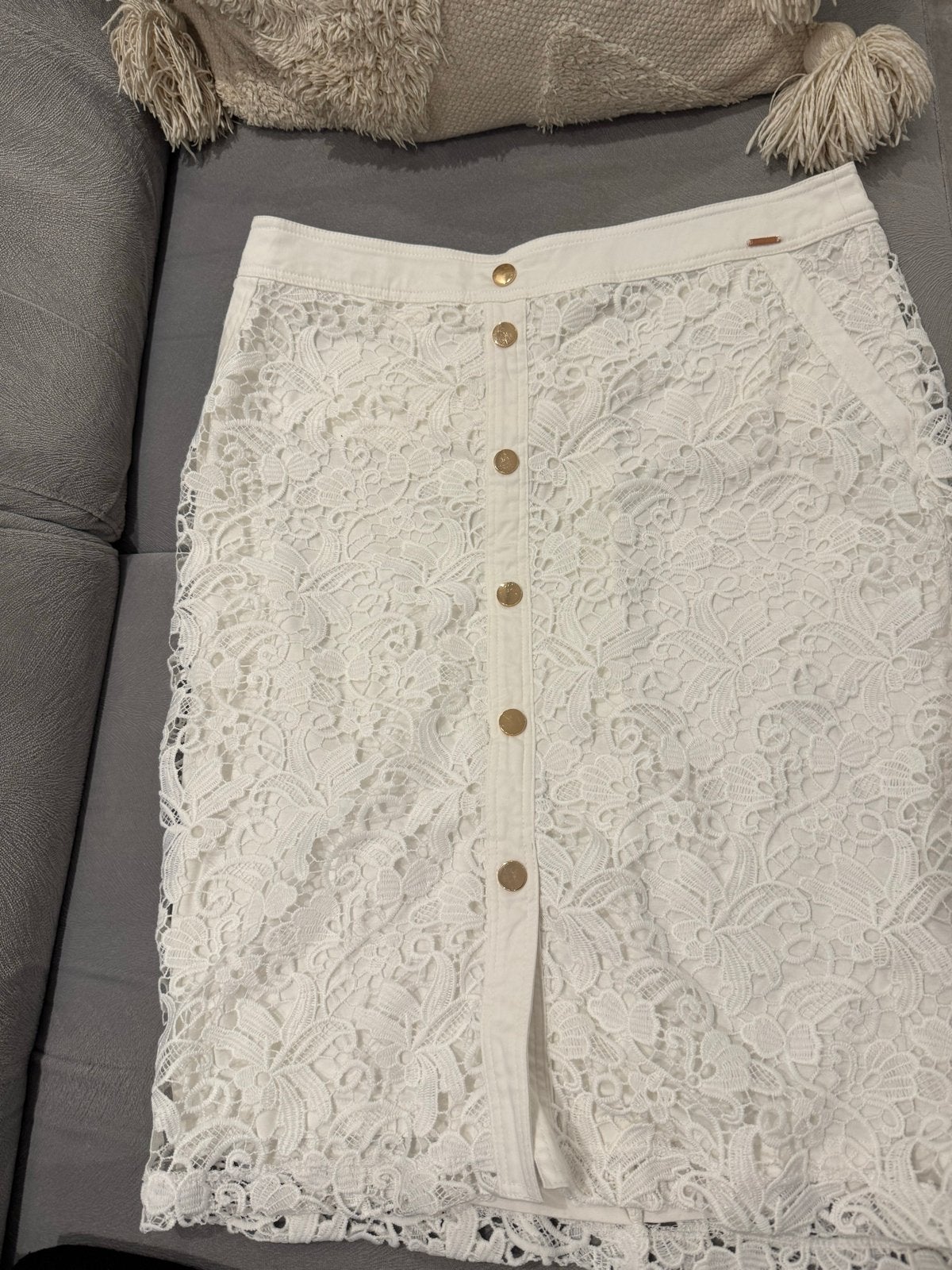 Witte kanten rok met gouden knopen, Kleding | Dames, Maat 38/40 (M), Wit, Ophalen of Verzenden, Zo goed als nieuw