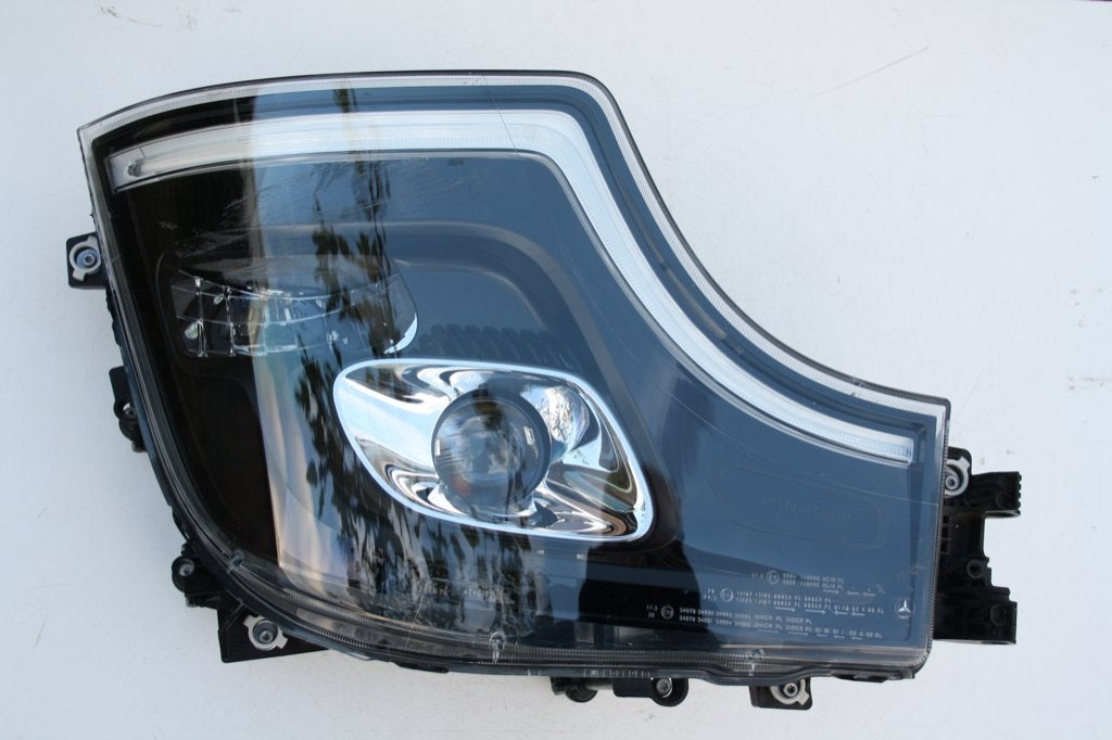Koplamp Mercedes Actros A 961 820 09 59 LED 2022 Kras, Ophalen of Verzenden, Gebruikt, Mercedes-Benz, Verlichting