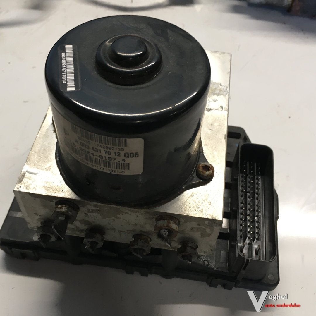 Mercedes CLK Cabrio 2.0 compressor 2000 wagennr 2500065  ABS, Gebruikt, -, -, Ophalen of Verzenden