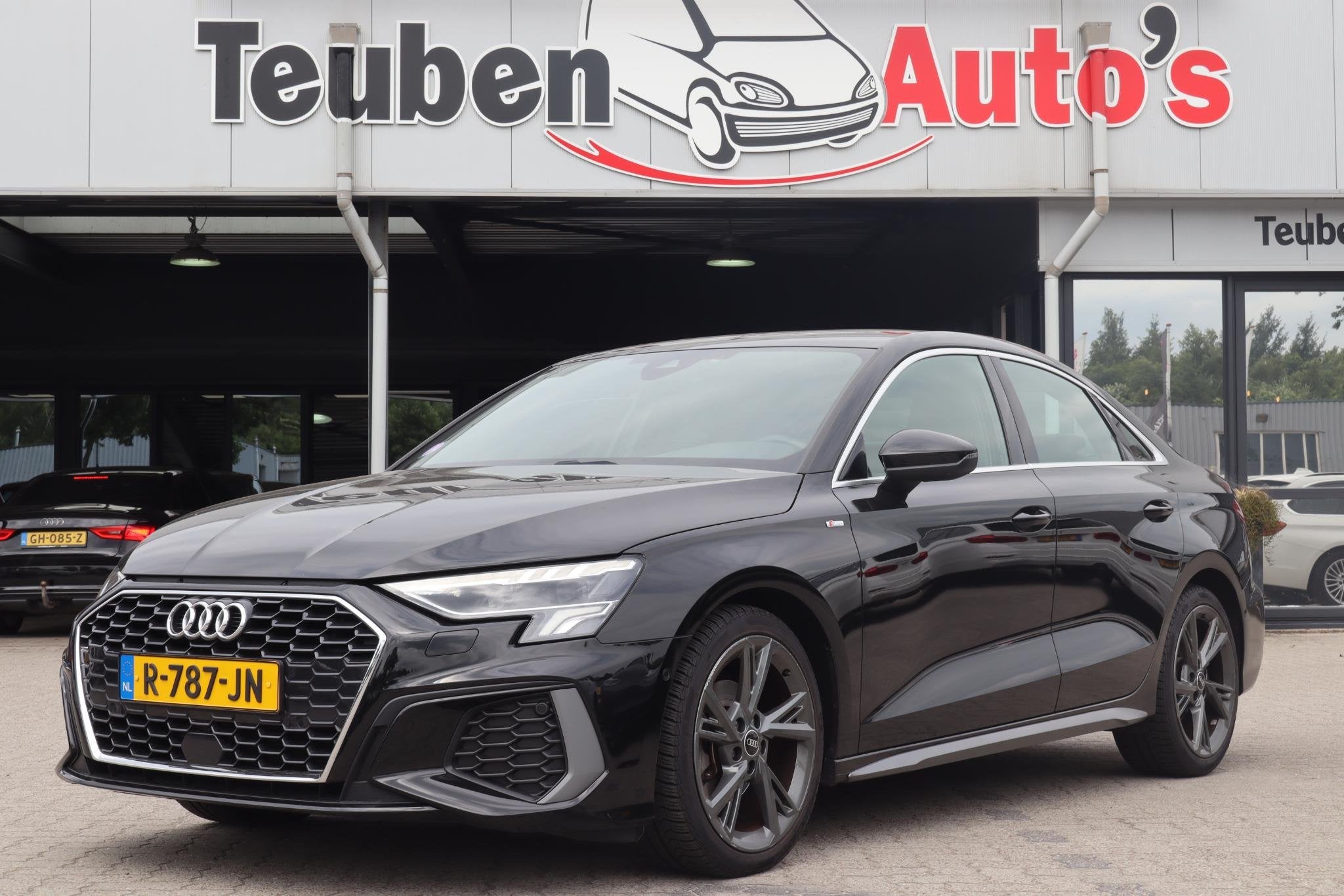 Audi A3 Limousine 35 TFSI S edition | S-line interieur | Aut, Auto's, Audi, 1498 cc, 4 cilinders, 150 pk, Leder en Stof