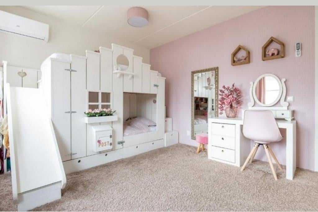 Huisjes (stapelbed) met bureau en veel accessoires!, Ophalen, Lattenbodem