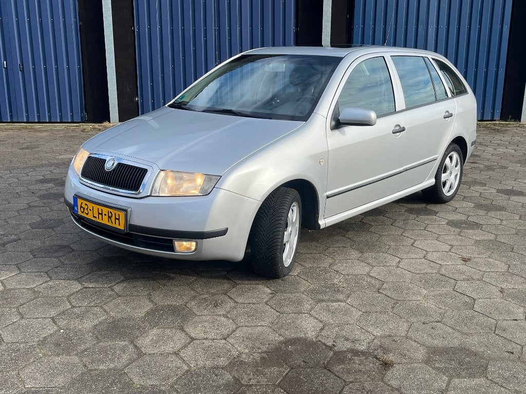 Skoda Fabia UNIEKE 2.0 Ltr elegance combi ZOMERAANBIEDING!, Auto's, Skoda, Parkeersensor, Stof, 4 cilinders, 1984 cc