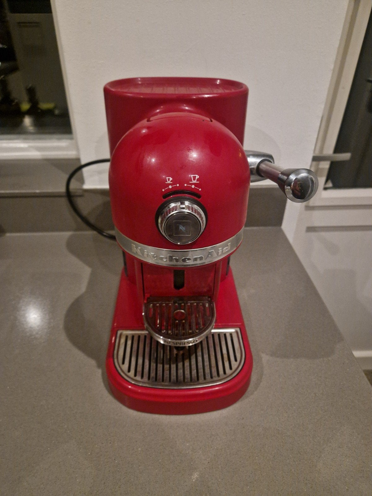 Kitchenaid Nespresso koffiemachine - lekt water, Ophalen, Gebruikt, Koffiemachine, Koffiepads en cups