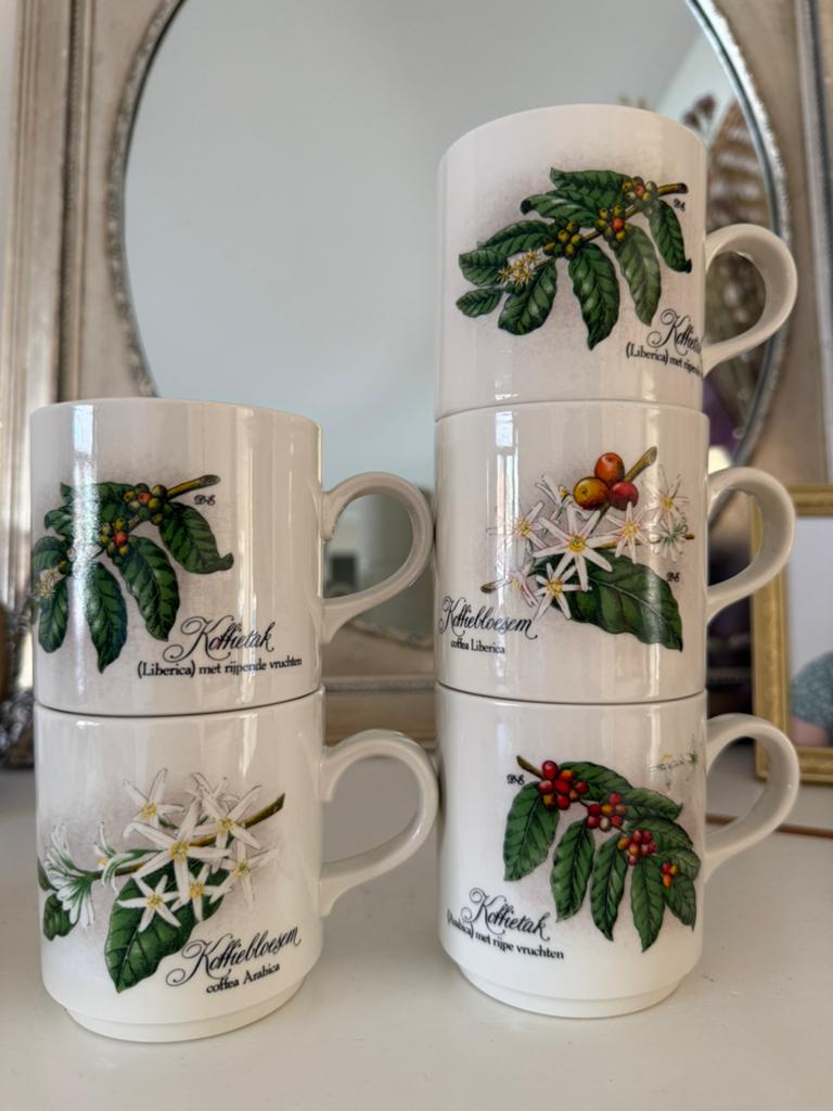 Villeroy & Boch / Douwe Egberts koffie mokken, Huis en Inrichting, Keuken | Servies, Ophalen, Zo goed als nieuw, Overige stijlen