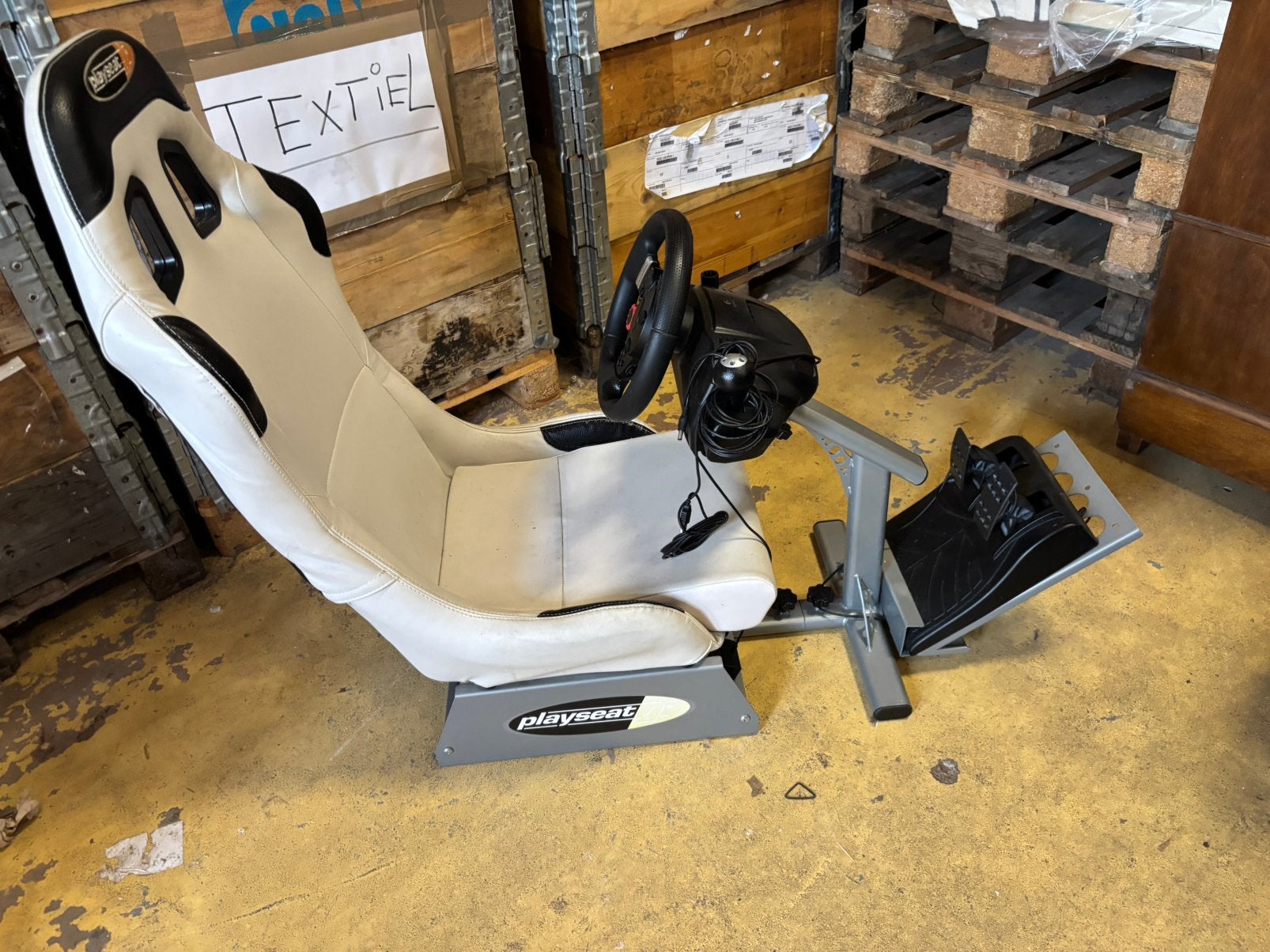Playseat + logitech stuur/pedalen, 1025xe, Ophalen of Verzenden, Zo goed als nieuw, Re@gmail.com