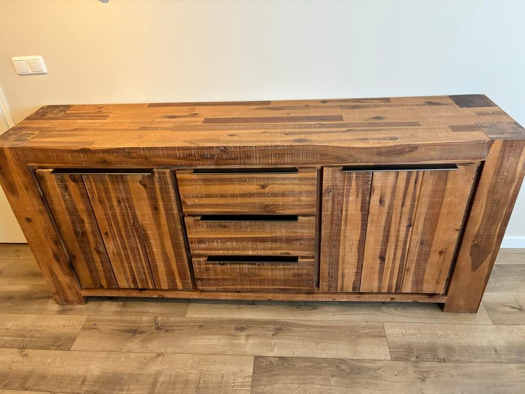 Robuuste houten dressoir met lades en deuren, Gebruikt, 150 tot 200 cm, Ophalen of Verzenden, 25 tot 50 cm