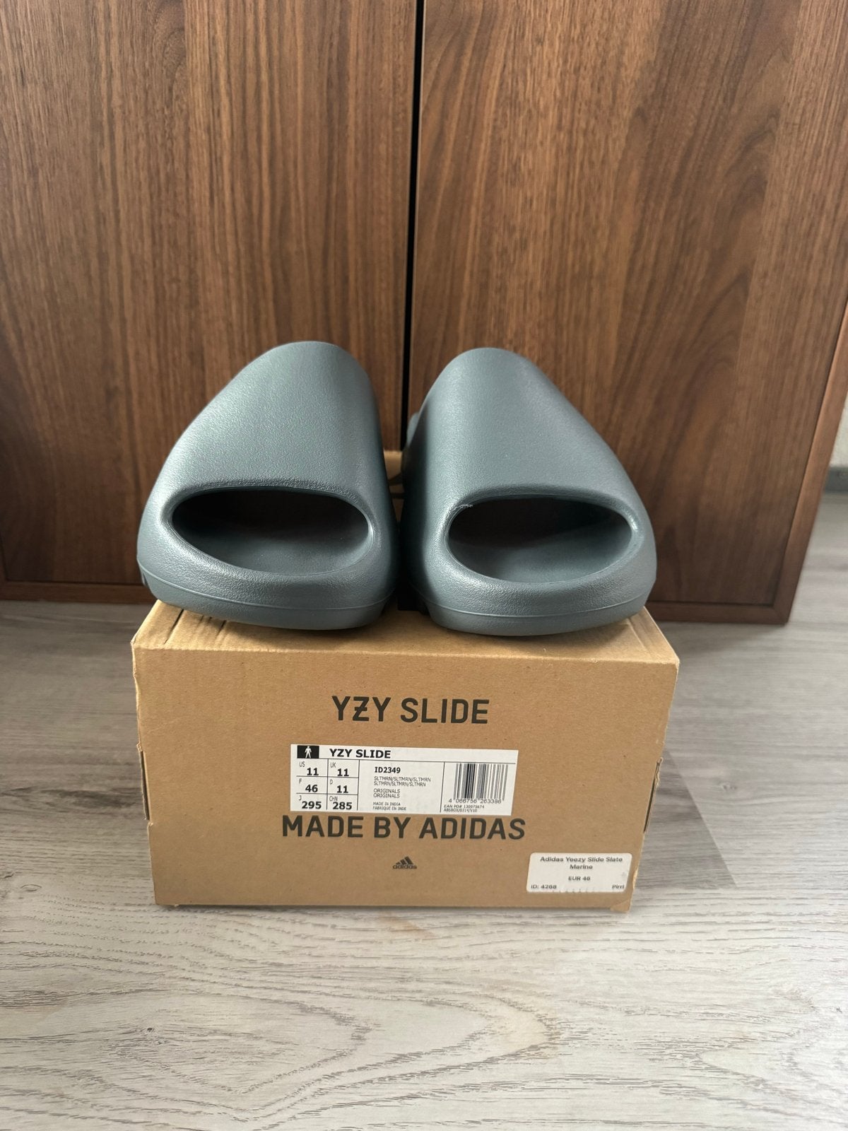 Adidas Yeezy Slide Slate Grey - Maat 46, Ophalen of Verzenden, Nieuw, Grijs, Slippers