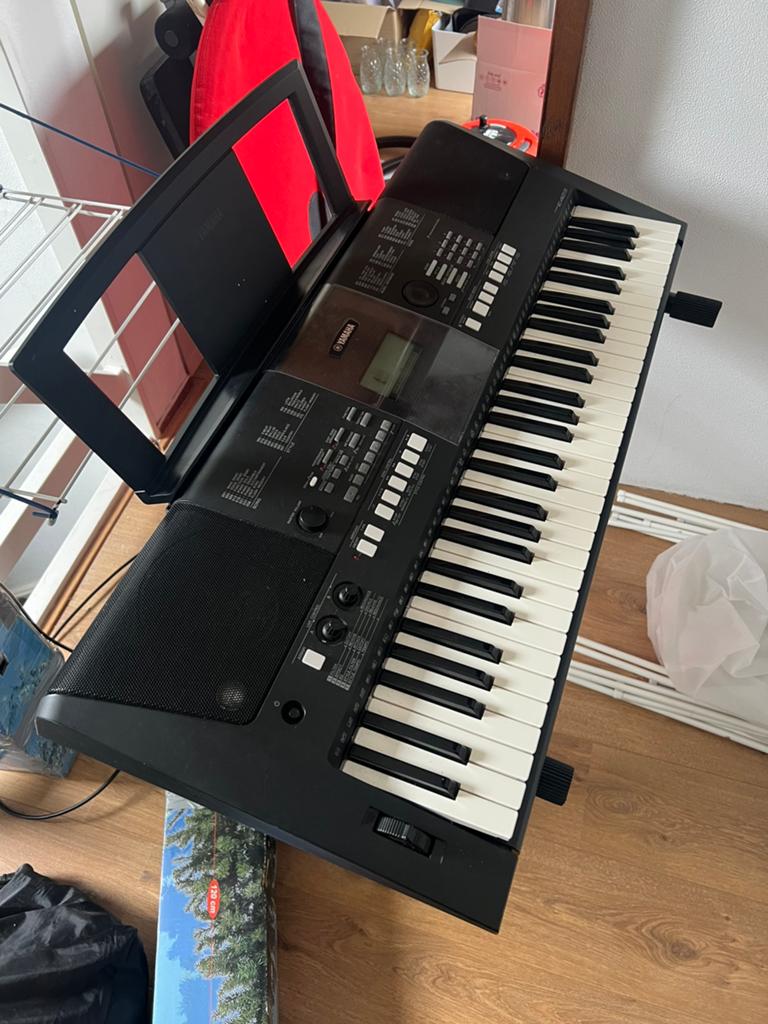 Yamaha PSR 423 Keyboard met kruispoot, Ophalen of Verzenden, Gebruikt, 61 toetsen, Yamaha