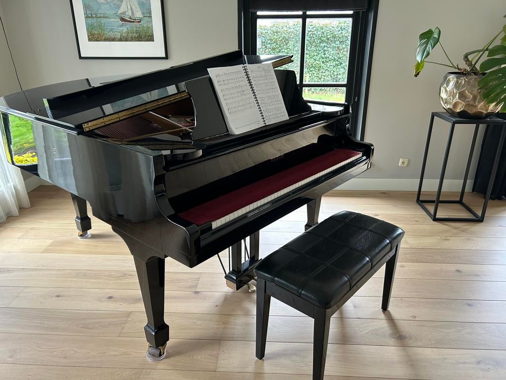 Maeari vleugel bijna nog nooit op gespeeld, Muziek en Instrumenten, Piano's, Ophalen, Zwart, Zo goed als nieuw, Hoogglans