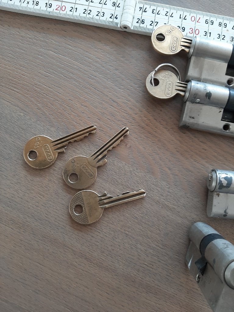 cilinderslot 4 stuks met 7 sleutels, Doe-het-zelf en Verbouw, Ophalen of Verzenden, Gebruikt, Rvs, Slot