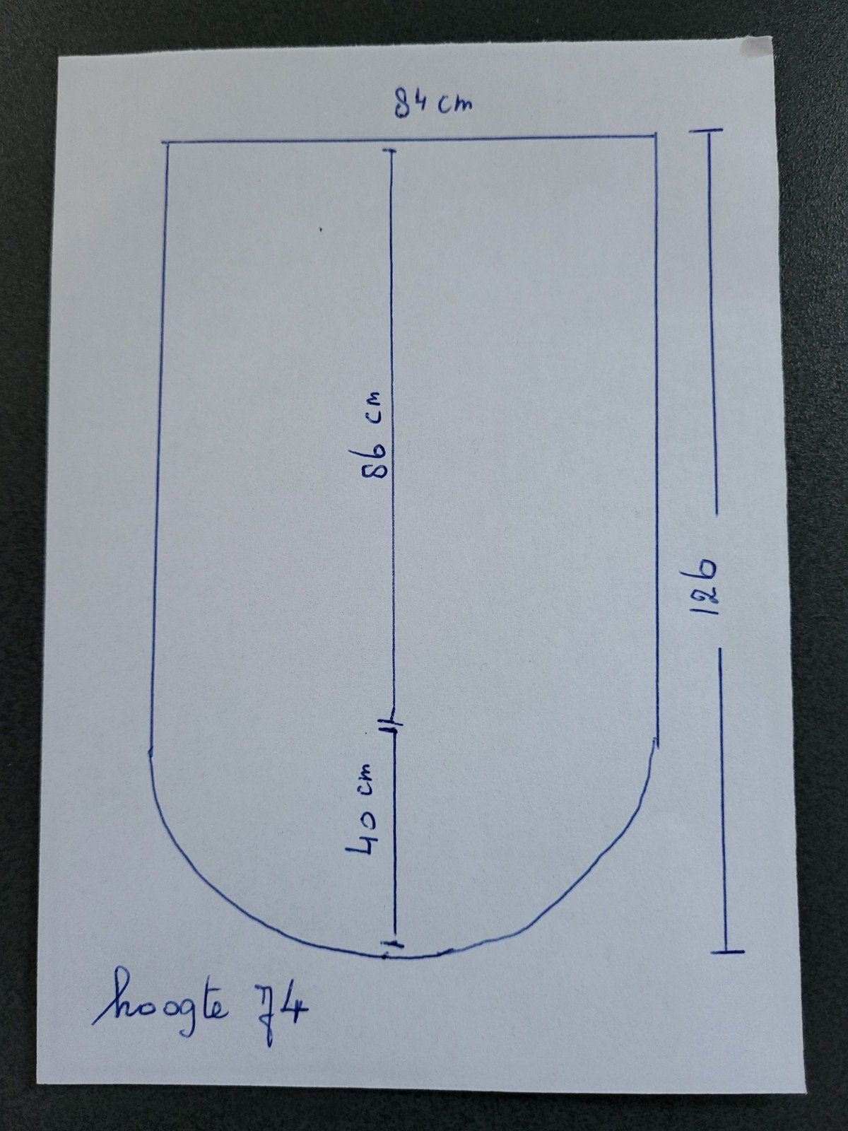 Unieke eettafel met halfrond blad en hardstenen voet, Ophalen, Gebruikt, 100 tot 150 cm, 50 tot 100 cm