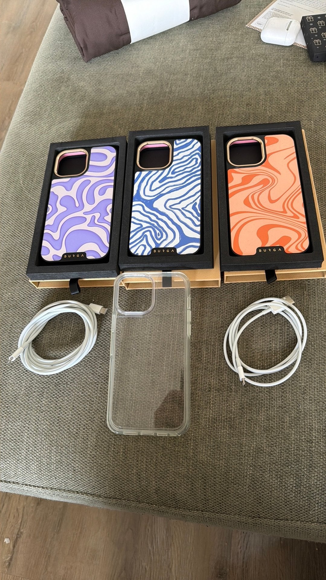Hoesjes en iphone oplaadkabel, Ophalen, Zo goed als nieuw, IPhone 13 Pro Max