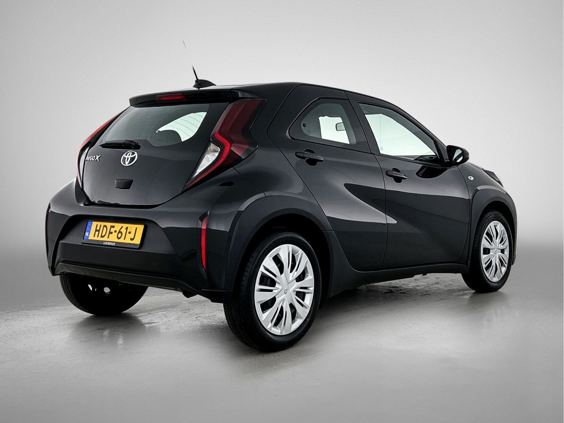 Toyota Aygo X 1.0 VVT-i MT Play | BTW Voertuig | Achteruitri, 12 maanden, Stof, Gebruikt, 920 kg