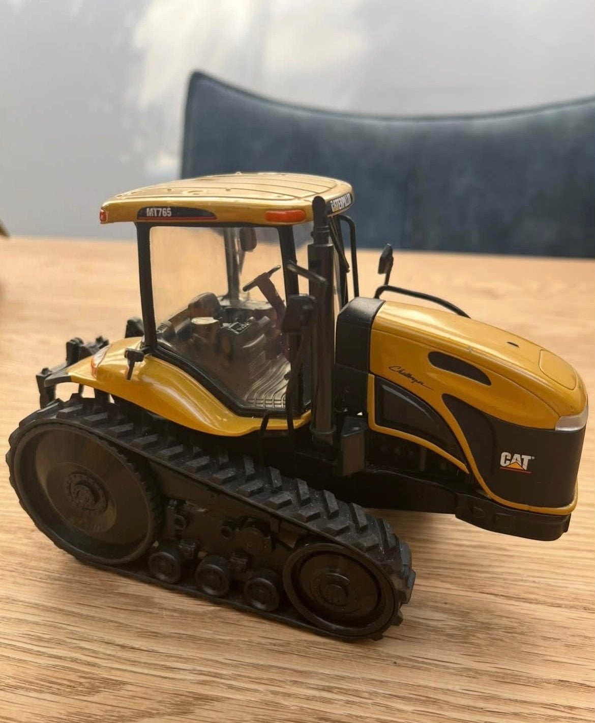 Caterpillar CAT MT765 Challenger rupsband tractor schaalmode, Ophalen of Verzenden, Zo goed als nieuw