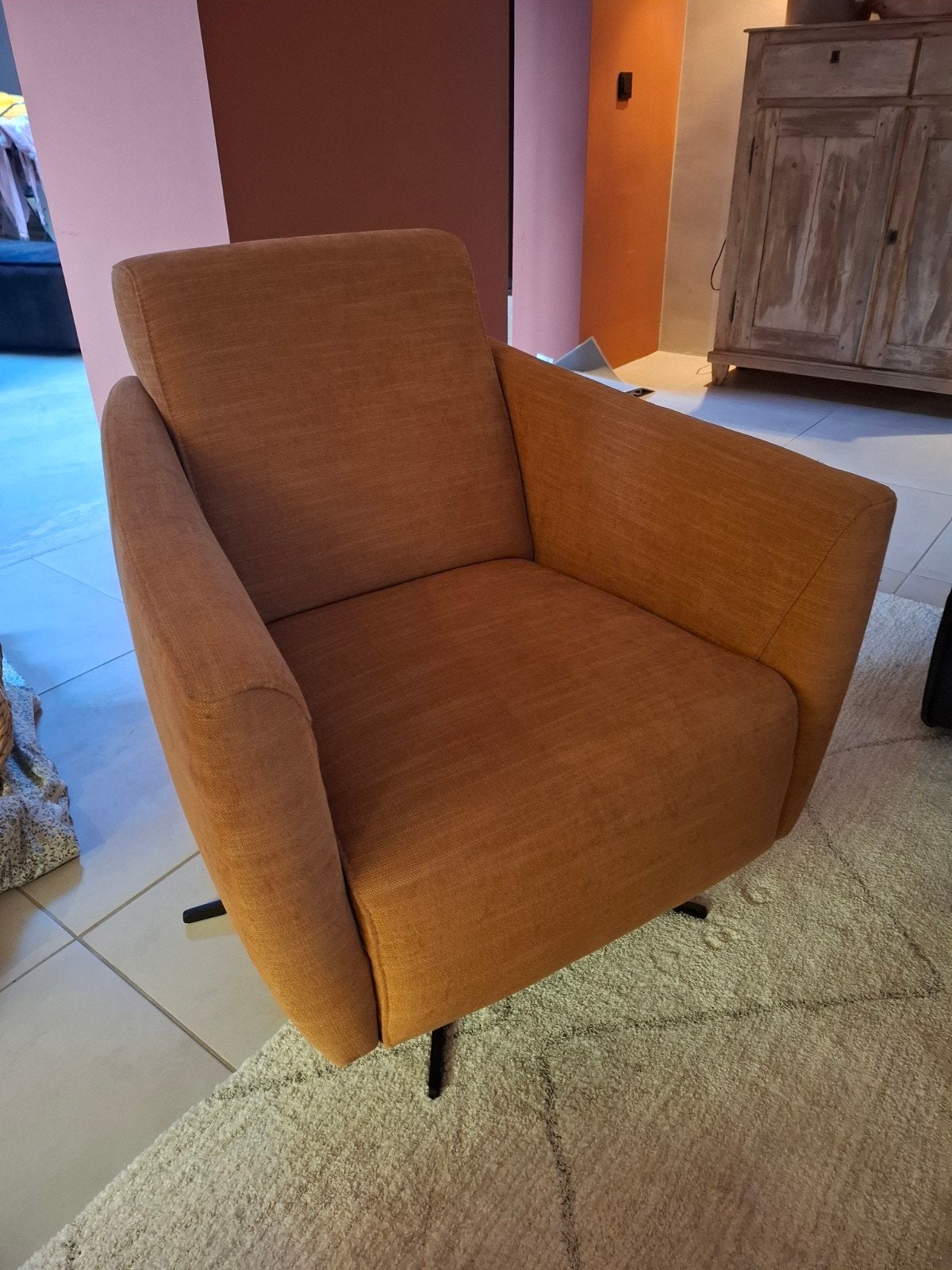 Comfortabele oranje fauteuil met draaivoet, Ophalen, Overige kleuren, Zo goed als nieuw, Stof