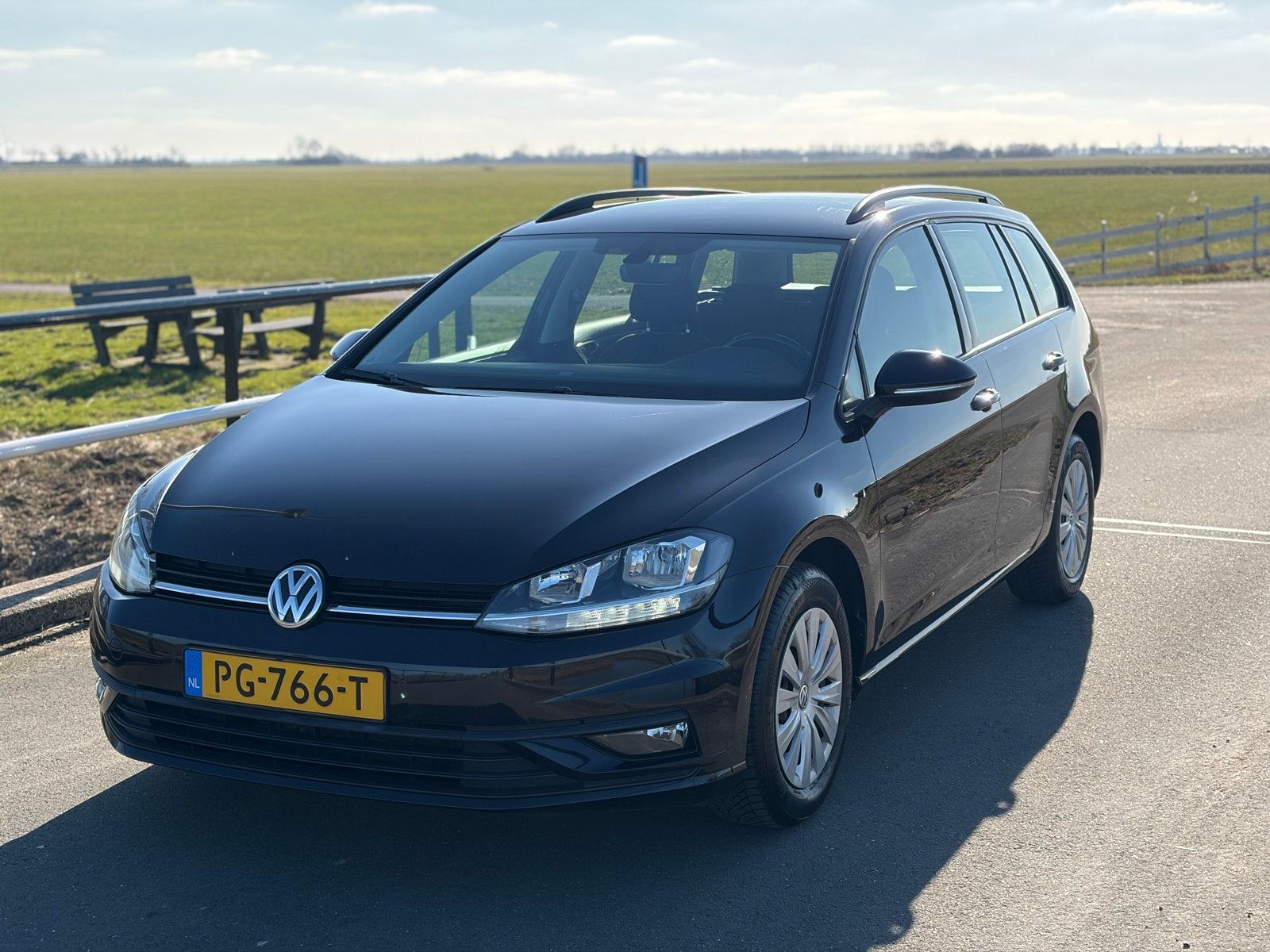 Volkswagen Golf Variant 1.0 TSI bj 2017 Zomer aanbieding !, Stof, Navigatiesysteem, Zwart, Origineel Nederlands