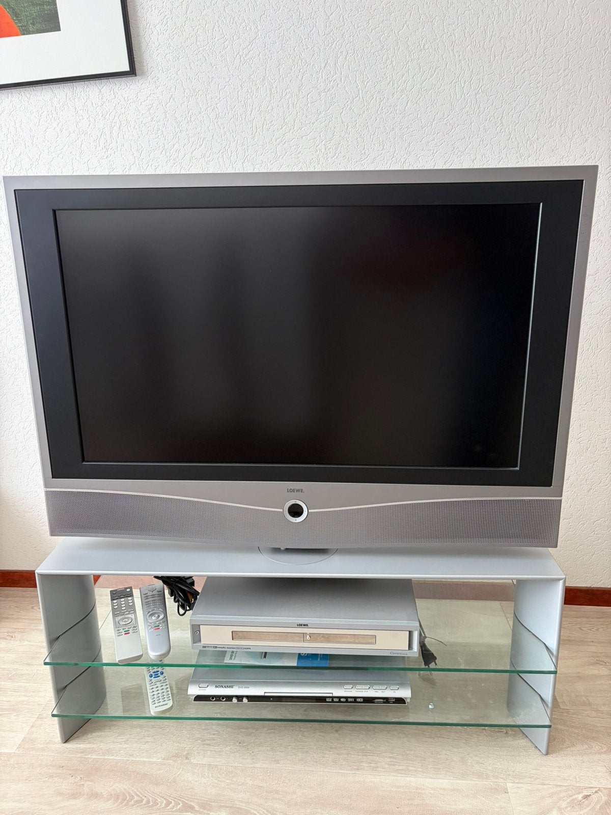 Loewe TV met bijpassend meubel en dvd speler, Gebruikt, 50 Hz, 80 tot 100 cm, Ophalen