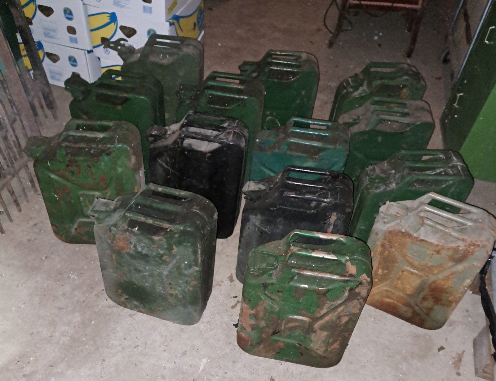 Jerrycans oude Jerrycans decoratie, Ophalen