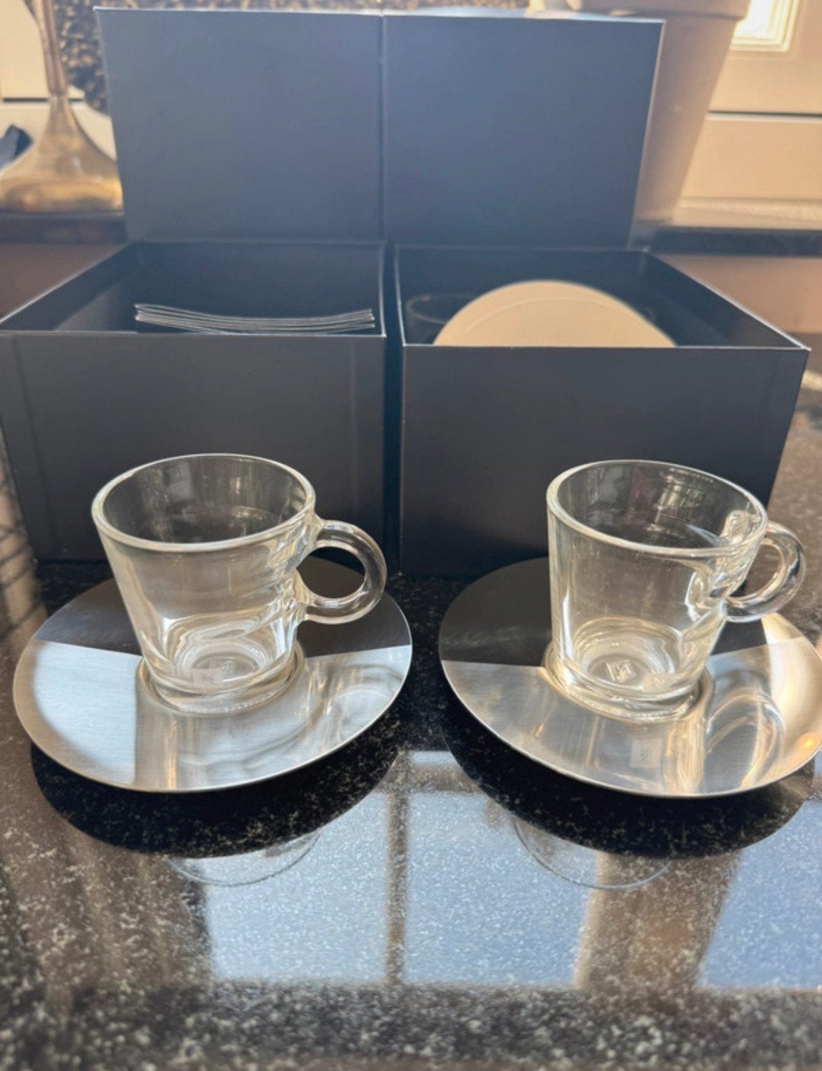 Nespresso kop en schotel 4 stuks, Nieuw, Ophalen of Verzenden, Glas, Modern