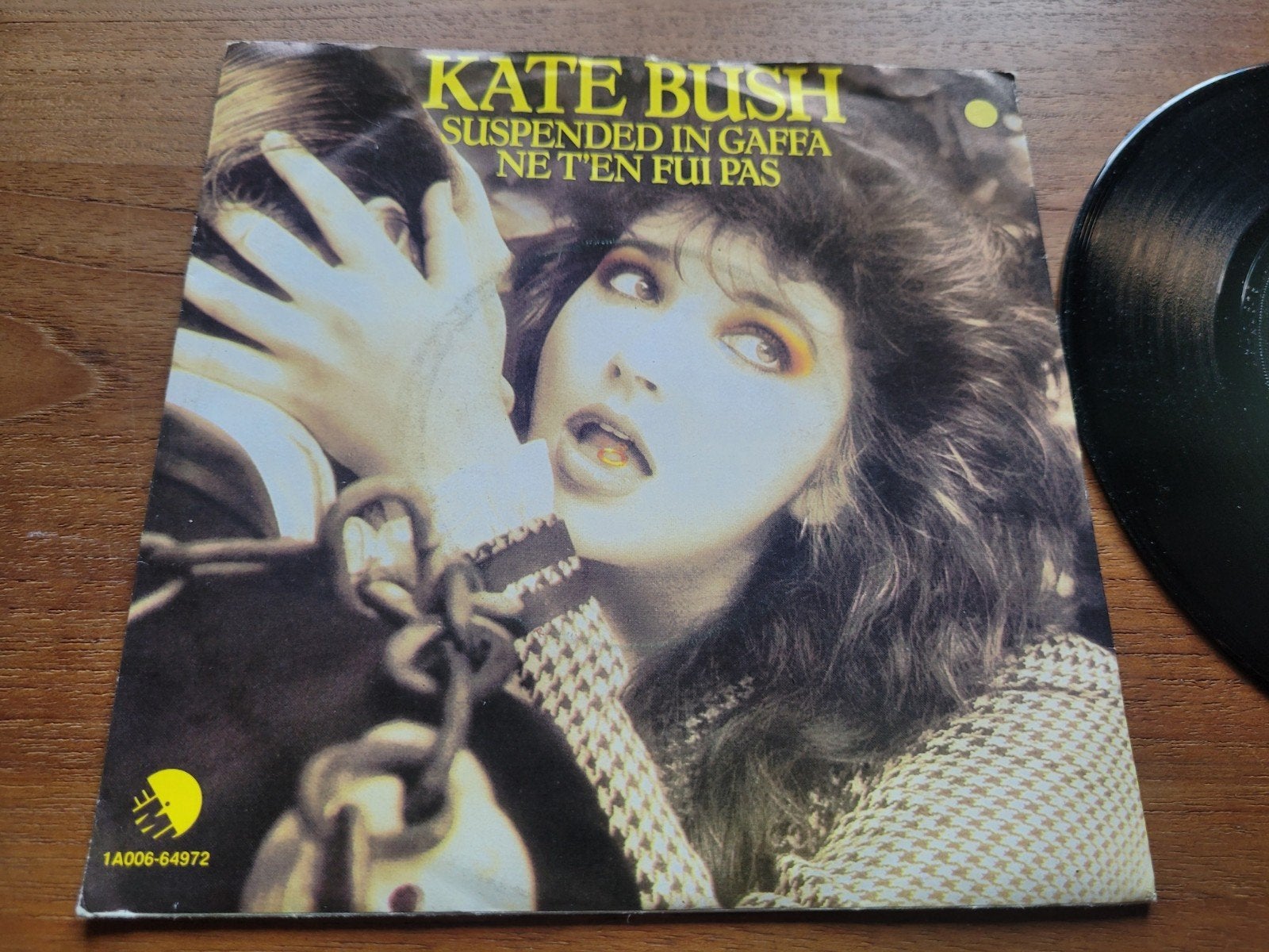 Kate Bush - Suspended in Gaffa (1982) 7 inch single, Cd's en Dvd's, Gebruikt, Pop, Originele persing, 7 inch