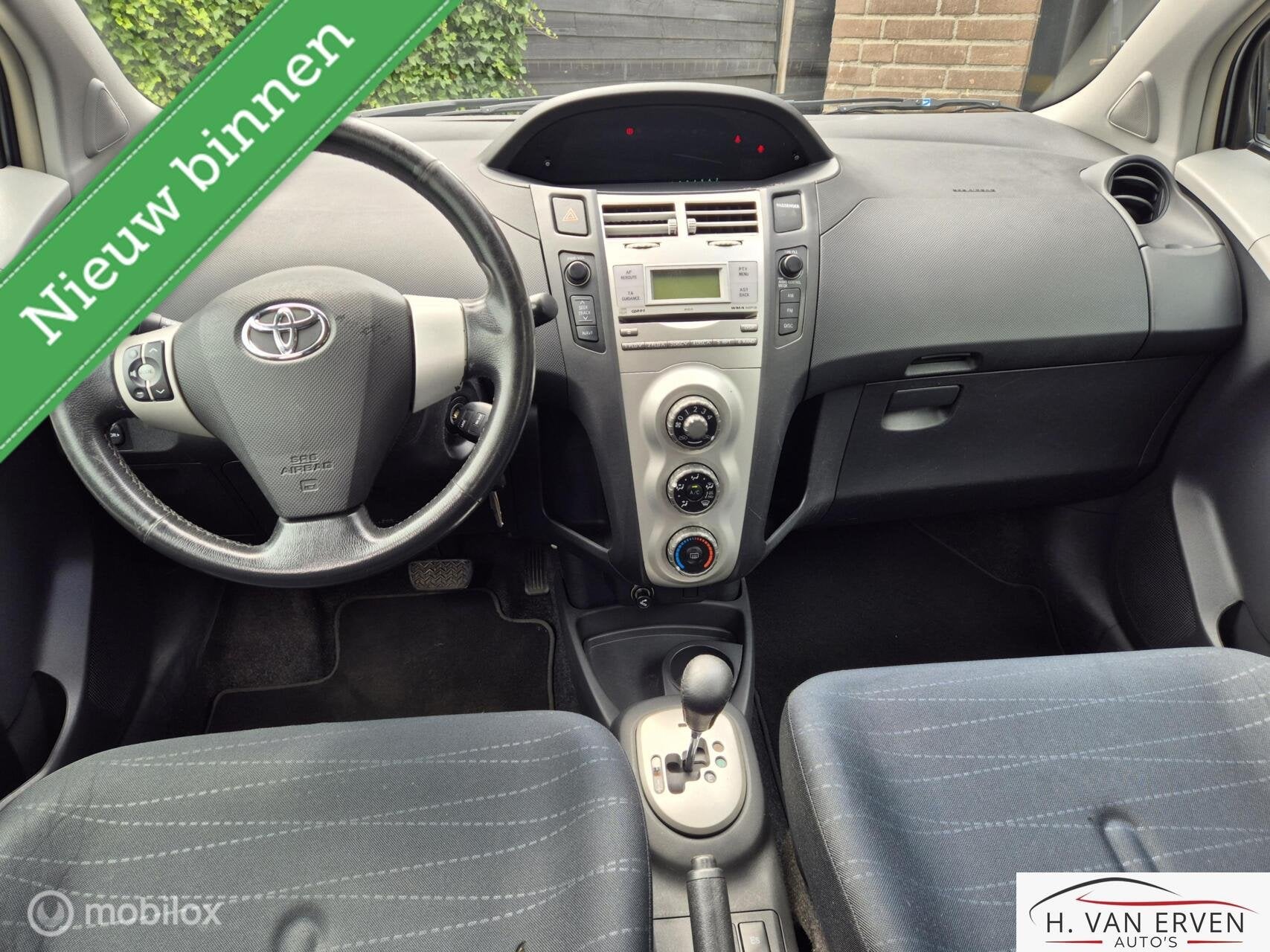 Toyota Yaris 1.3 VVTi AUTOMAAT DEALERONDERHOUDEN NAP AIRCO, 40 €/maand, 750 kg, 4 cilinders, Origineel Nederlands