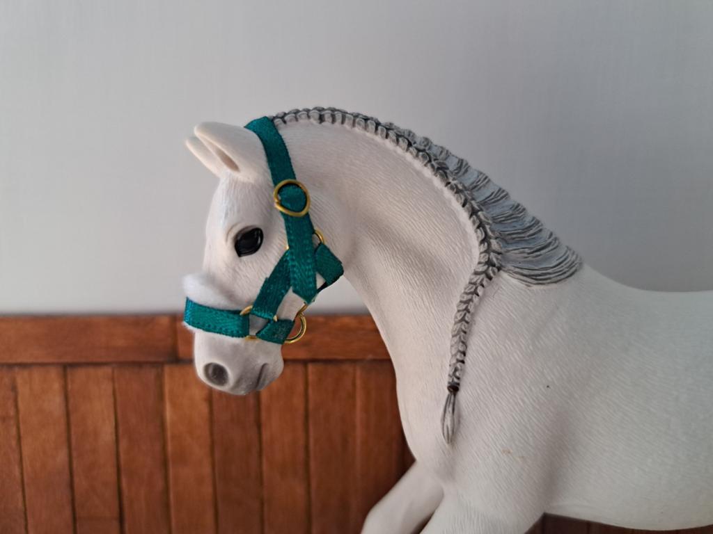 Schleich halster turquoise donker, Ophalen of Verzenden, Zo goed als nieuw, Paard, Beeldje of Figuurtje