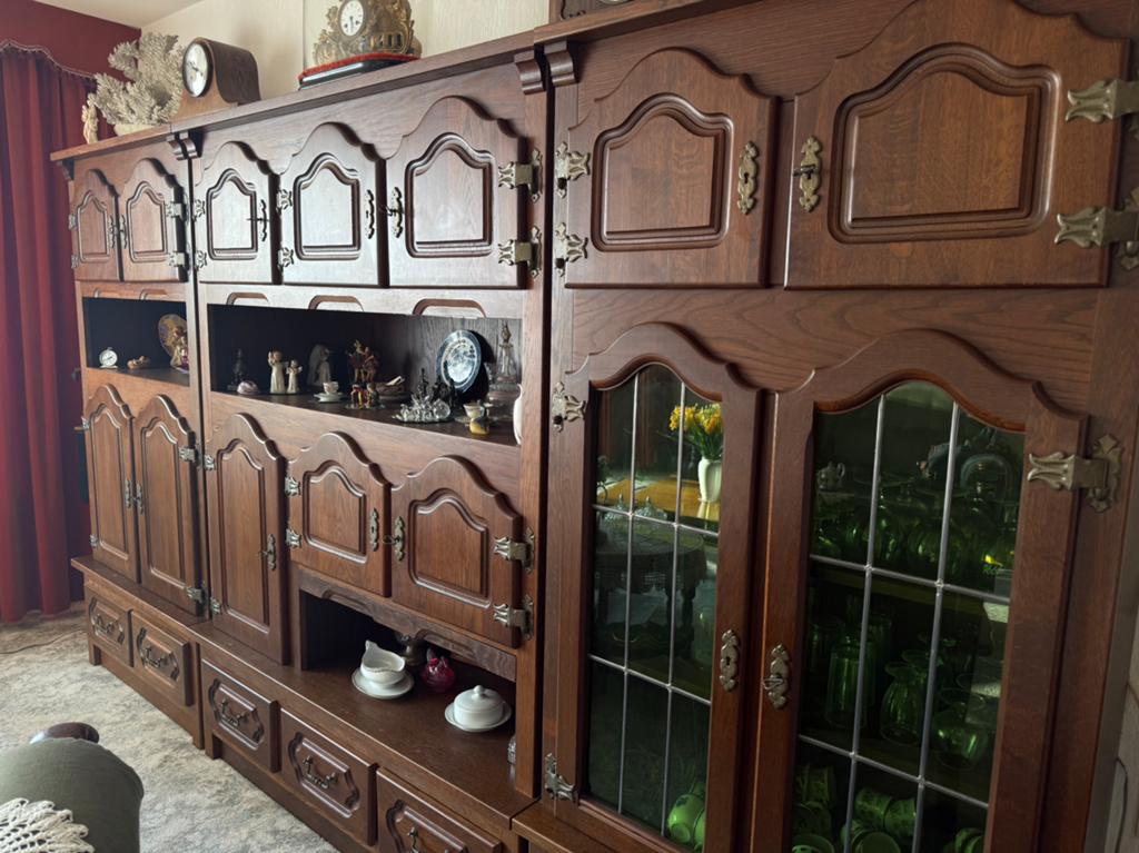 Eikenhouten kast met uittrekbaar plateau, Huis en Inrichting, Ophalen, Gebruikt, Eikenhout, 300 cm of meer