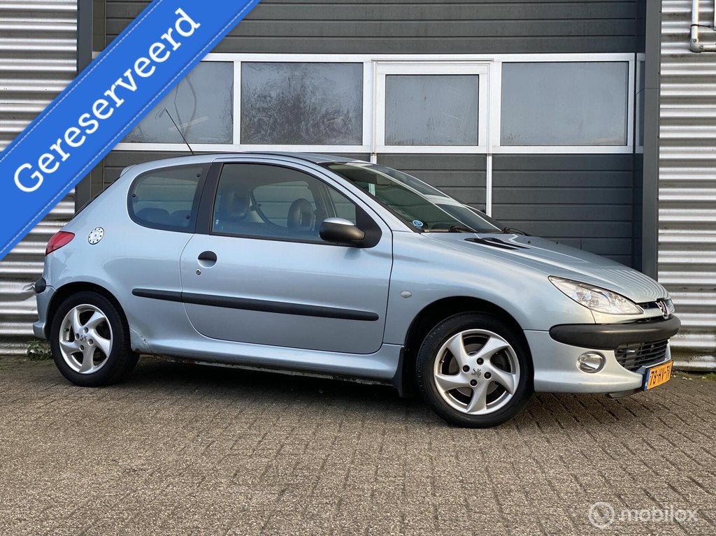 Peugeot 206 1.6-16V XS Premium|APK 02-2027|Leer|Elek Pakket|, Auto's, Voorwielaandrijving, Bedrijf, Handgeschakeld, Hatchback