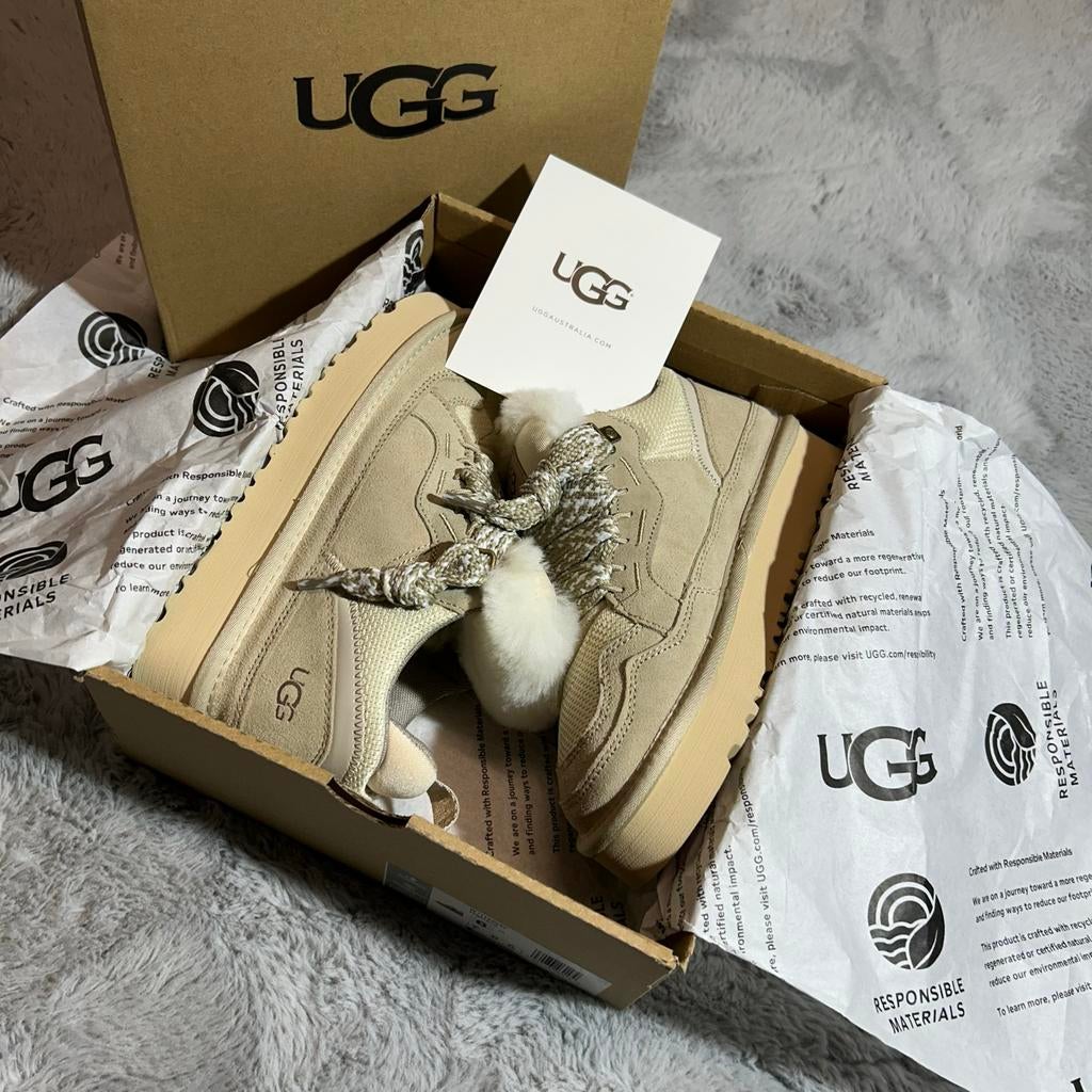 Nieuwe Ugg Lowmel beige maat 37, Beige, Nieuw, Ophalen of Verzenden, Sneakers of Gympen
