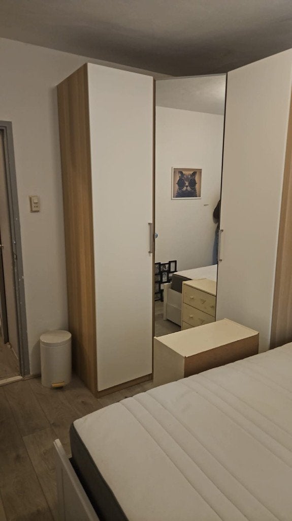 Wardrobe, Huis en Inrichting, Badkamer | Badkamermeubels, Ophalen, Gebruikt, 100 tot 150 cm, 200 cm of meer