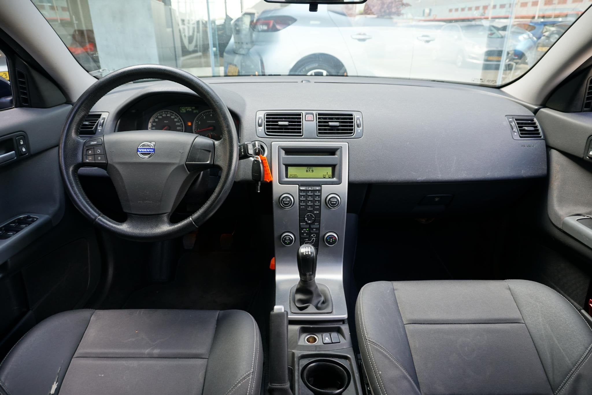 Volvo V50 1.8 Elite + TREKHAAK / CRUISE CONTROL, Voorwielaandrijving, 125 pk, Gebruikt, Zwart