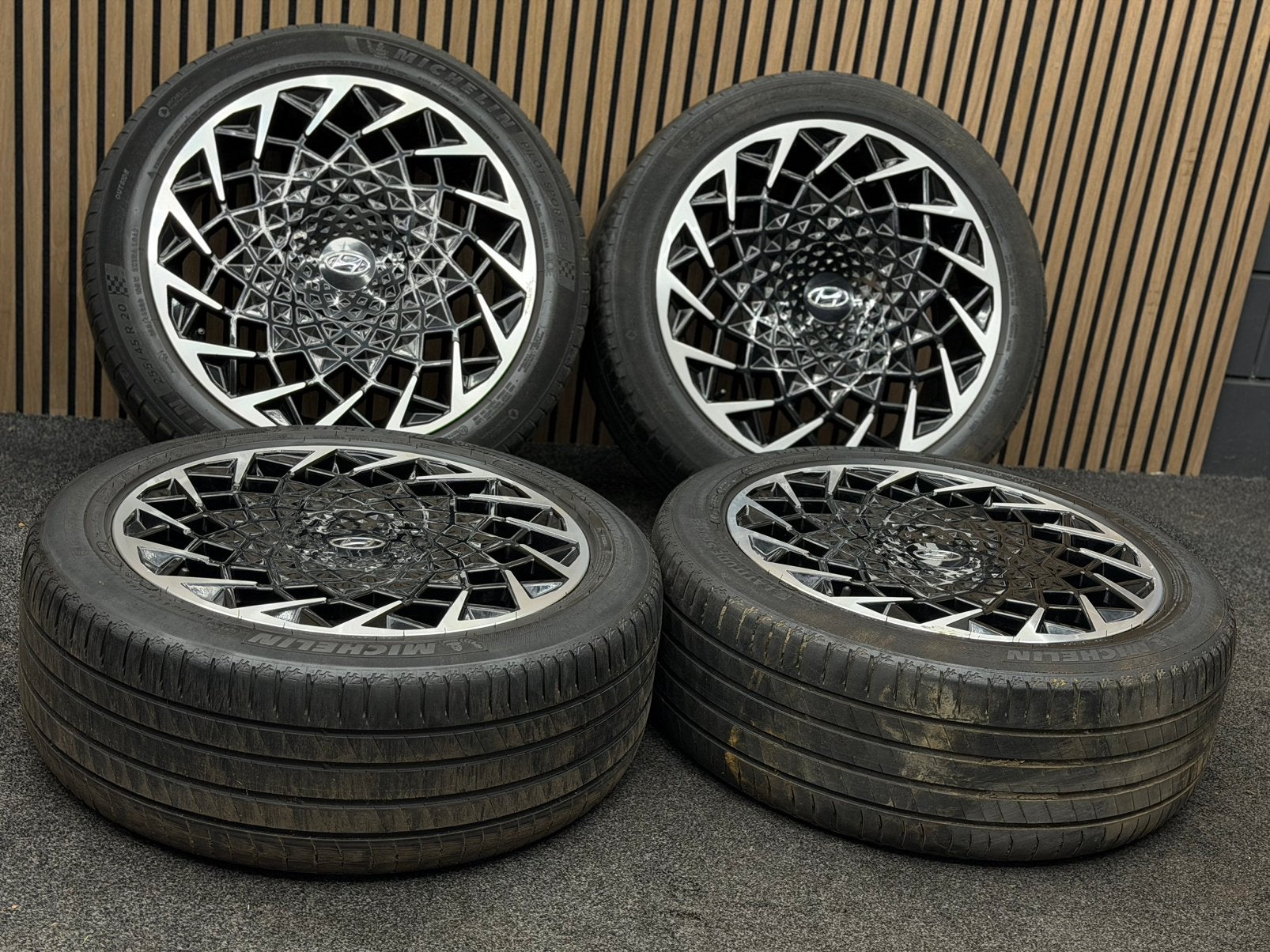 Originele 20 inch Hyundai Ioniq 5 5x114.3 Michelin ZOMER!, Auto-onderdelen, Banden en Velgen, Ophalen, 255 mm, ., Banden en Velgen