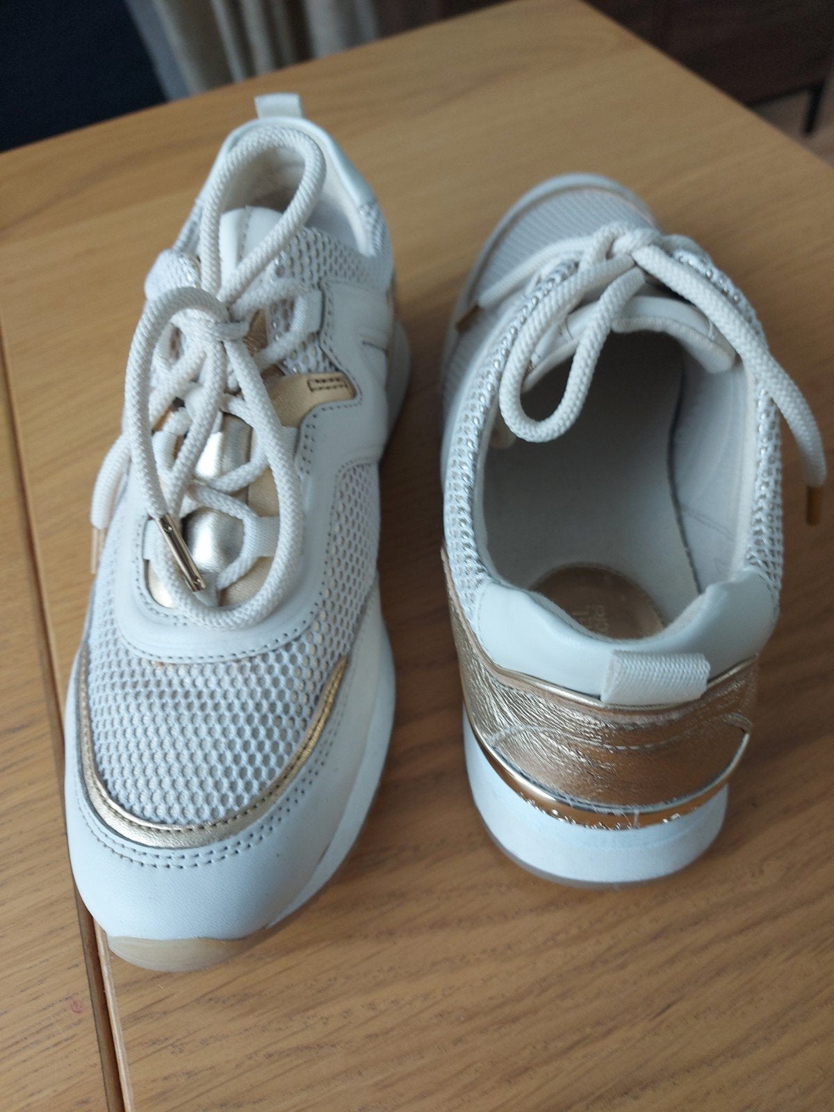 Michael Kors Sneakers - Wit/Goud - Maat 39half, Michael Kors, Wit, Ophalen of Verzenden, Sneakers of Gympen