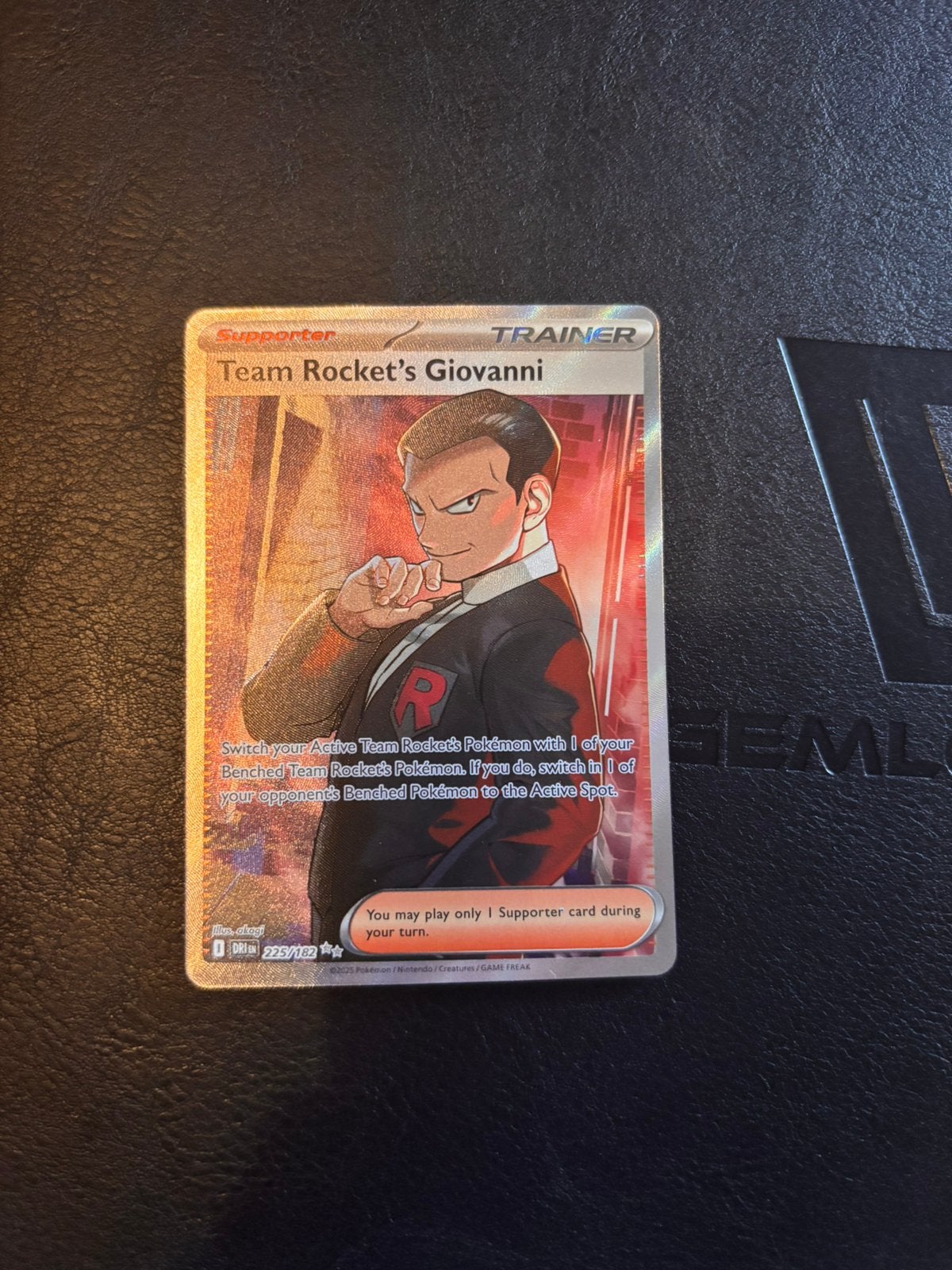 Team Rocket’s Giovanni - DEI 225/182, Ophalen, Zo goed als nieuw, Losse kaart, Foil