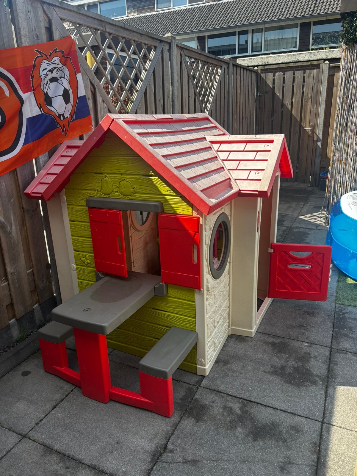 Smoby speelhuisje met picknicktafel, Ophalen, Zo goed als nieuw, Kunststof