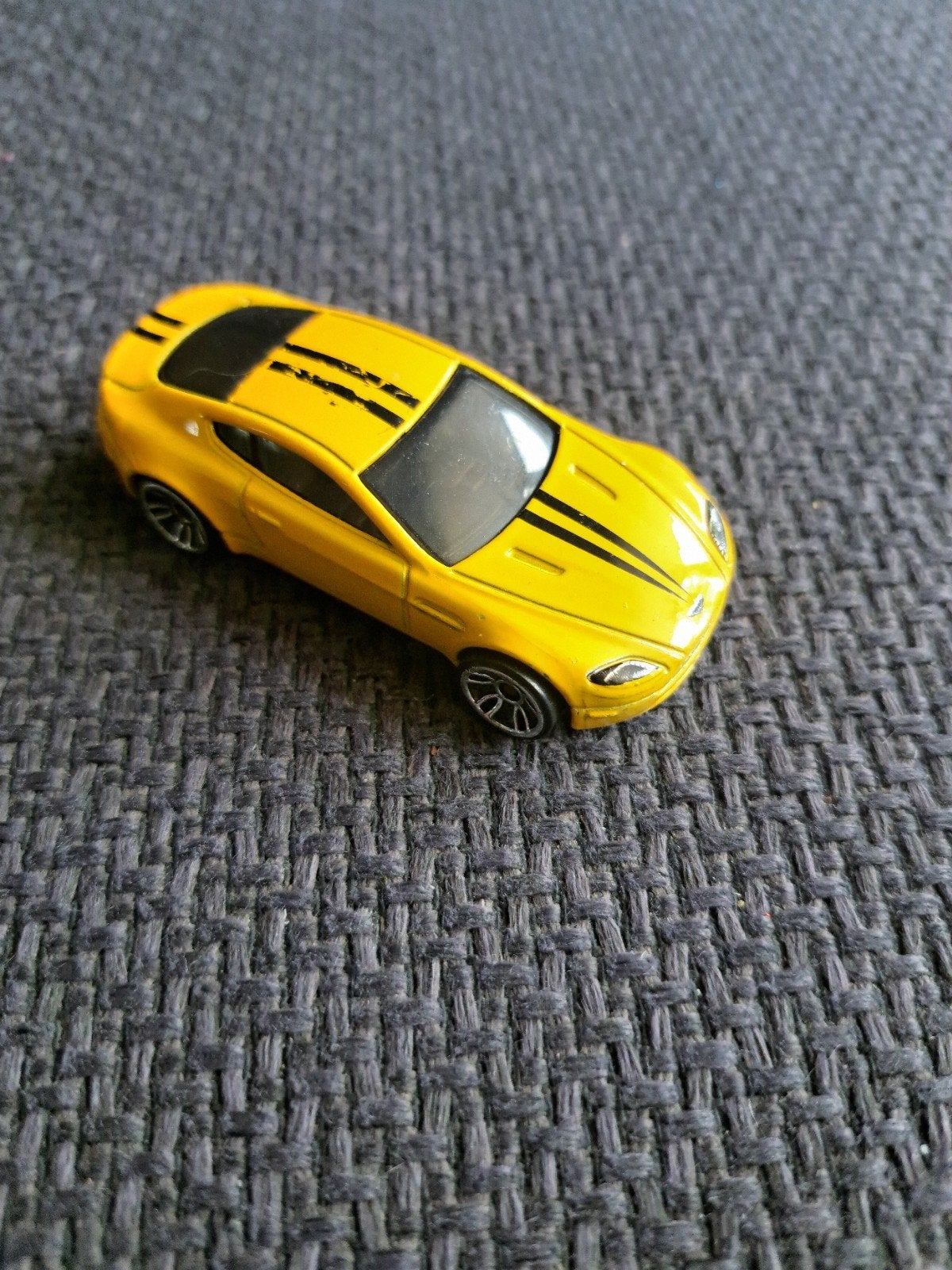 hotwheels model aston Martin v8 vantage, Gebruikt, Auto, Ophalen of Verzenden, Indonesia