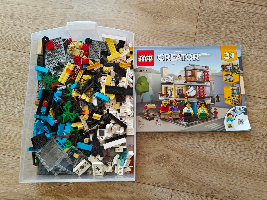 Lego 31097 Creator 3-in-1 woonhuis dierenwinkel & cafe 100%, Kinderen en Baby's, Speelgoed | Duplo en Lego, Zo goed als nieuw