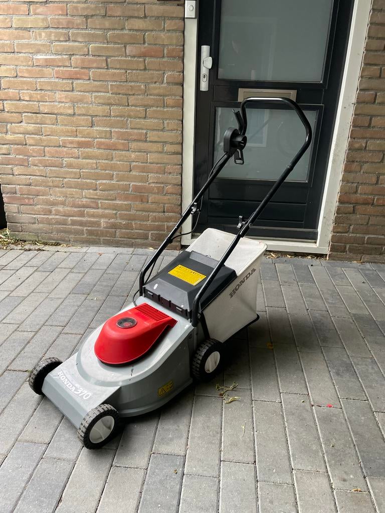 Honda HRE370P elektrische grasmaaier, Tuin en Terras, Grasmaaiers, Ophalen, Cirkelmaaier, Gebruikt, Elektrische grasmaaier