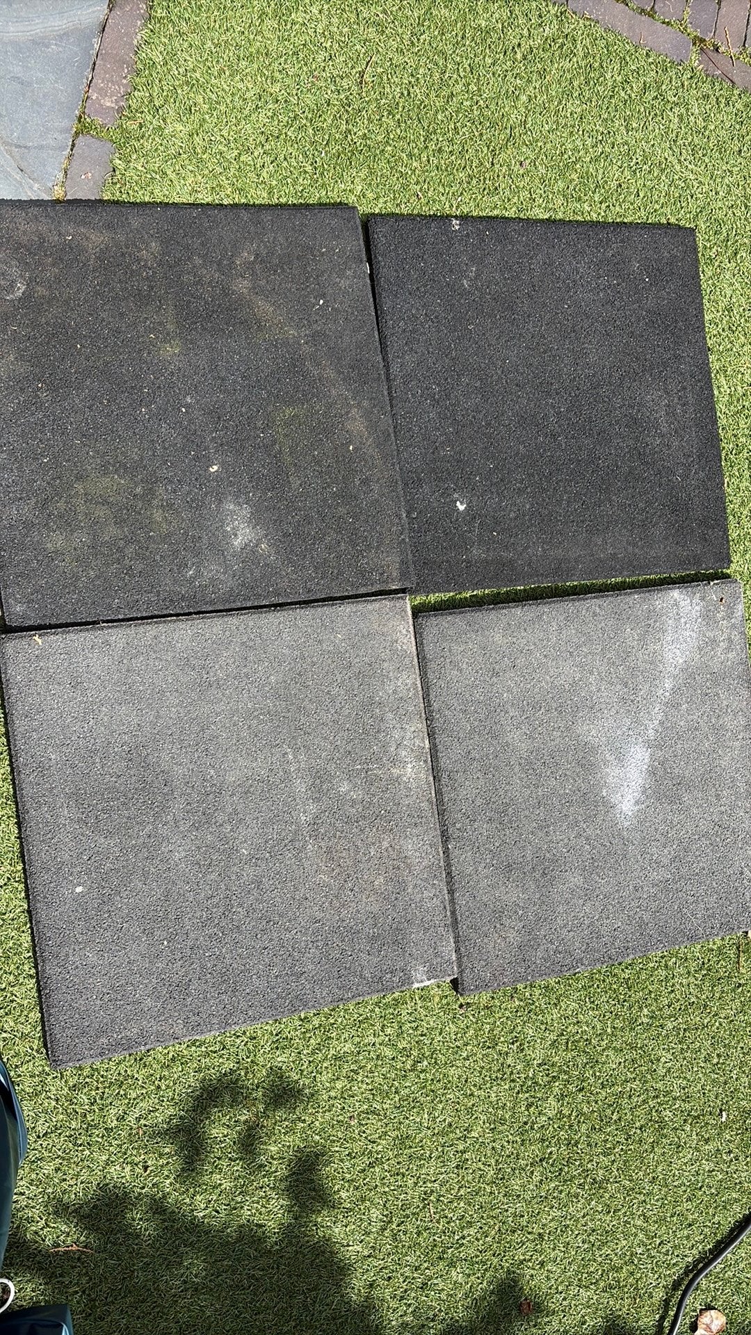 Rubberen tegels voor buiten, 4 stuks, Tuin en Terras, Tegels en Klinkers, Ophalen, Gebruikt, Rubber, Minder dan 5 m²